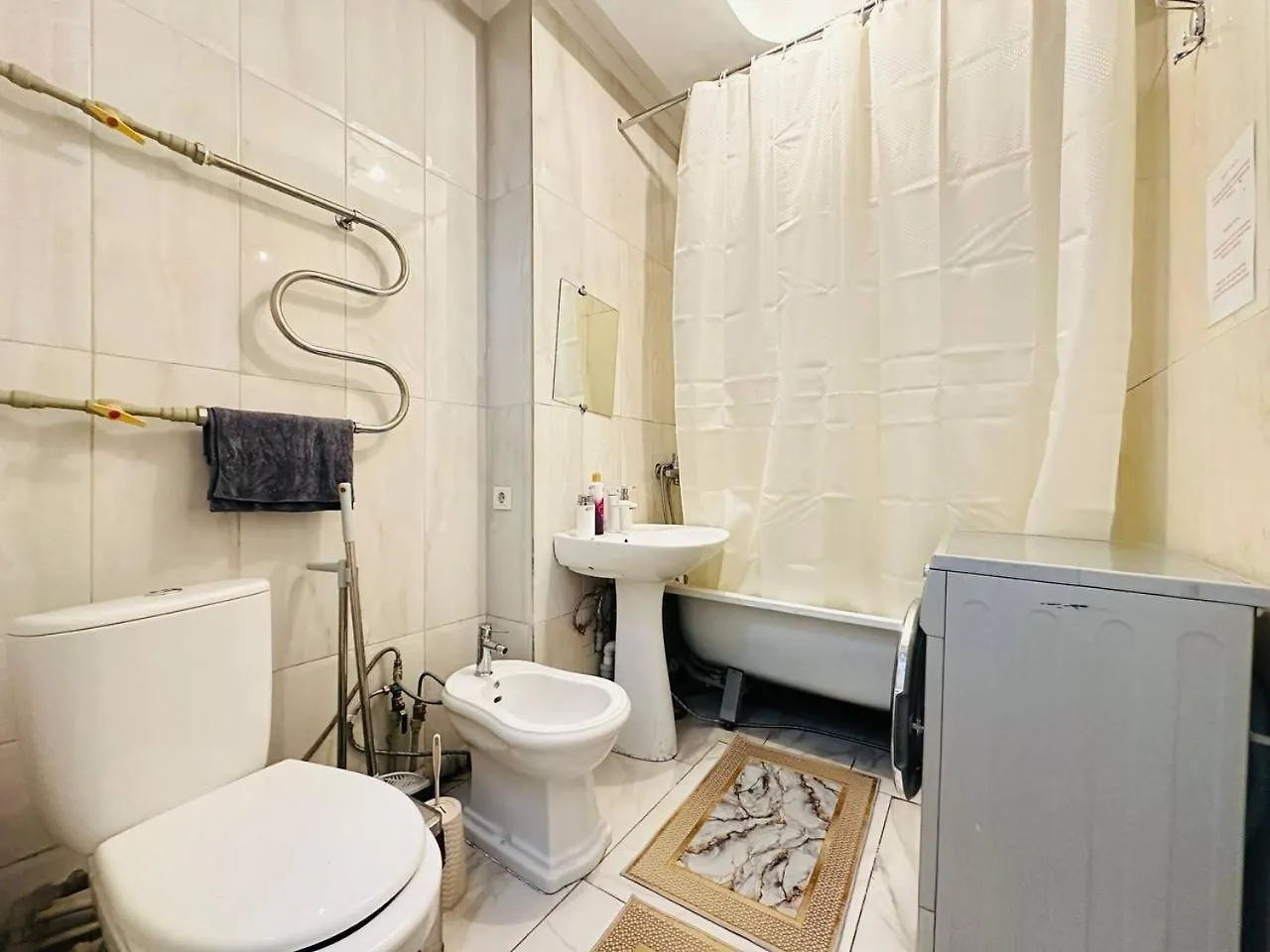 Простор Для Большой Семьи И Групп Путешественников Almaty Apartment